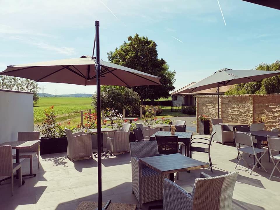 Auberge Saint-Jean Villequier-Aumont Exterior photo